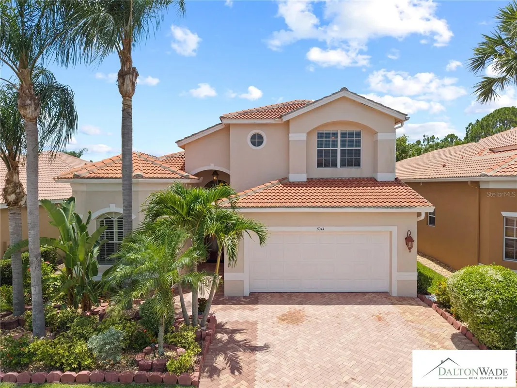 Property Slideshow image 1 of 39 | 5044 sandy brook cir, Wimauma, FL, 33598