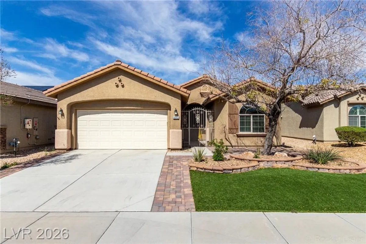Property Slideshow image 1 of 41 | 6092 fox creek ave, Las Vegas, NV, 89122