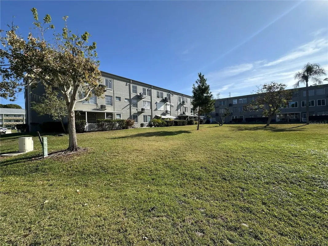 Property Slideshow image 1 of 10 | 2451 canadian way 23, Clearwater, FL, 33763