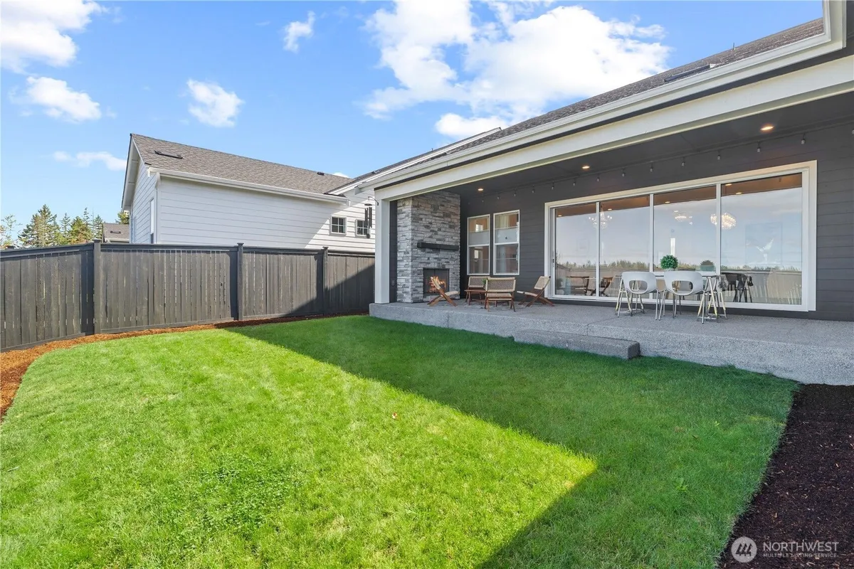Property Slideshow image 1 of 40 | 23380 se larch st, Black Diamond, WA, 98010