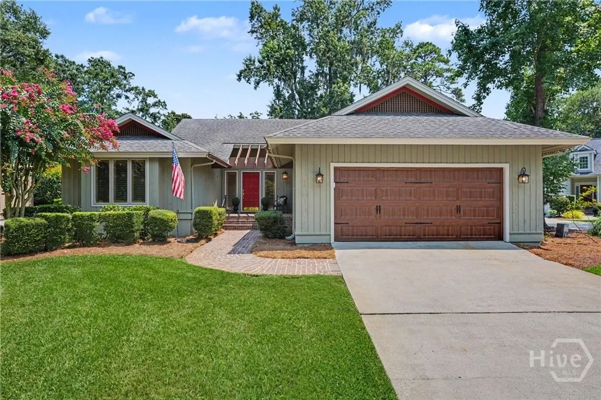 Property Slideshow image 1 of 32 | 6 cane patch ln, Savannah, GA, 31411