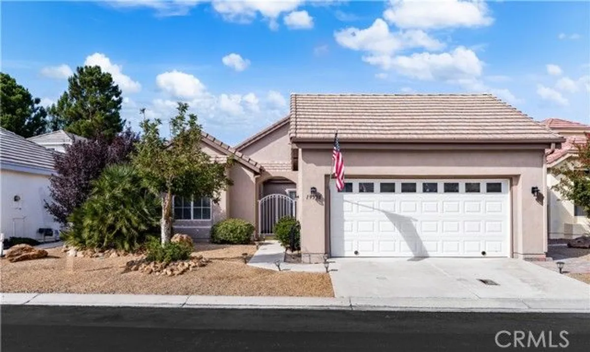 Property Slideshow image 1 of 60 | 19598 rolling green dr, Apple Valley, CA, 92308