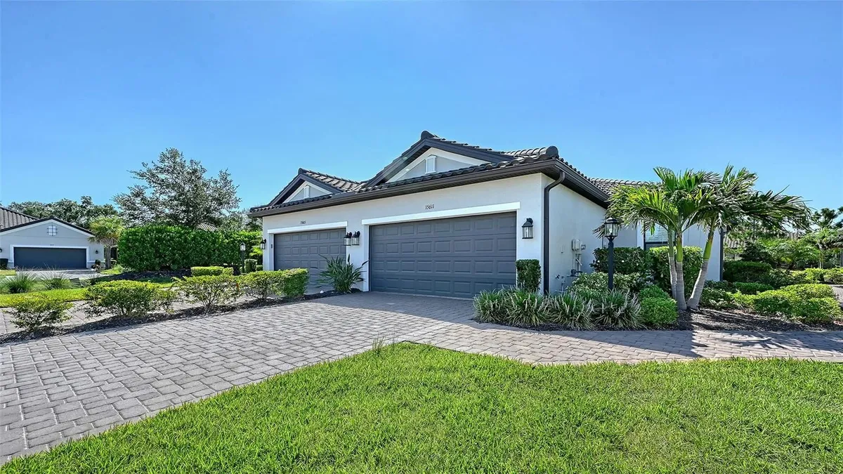 Property Slideshow image 1 of 100 | 15611 sacile ln, Lakewood Ranch, FL, 34211