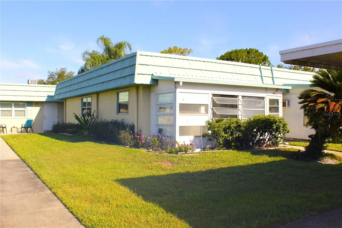 Property Slideshow image 1 of 47 | 101 cambridge trl 194, Sun City Center, FL, 33573