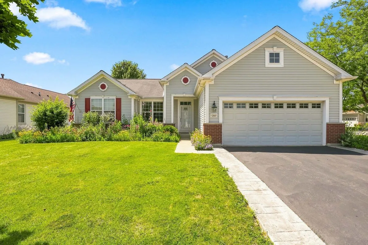 Property Slideshow image 1 of 22 | 12655 horseshoe trl, Huntley, IL, 60142