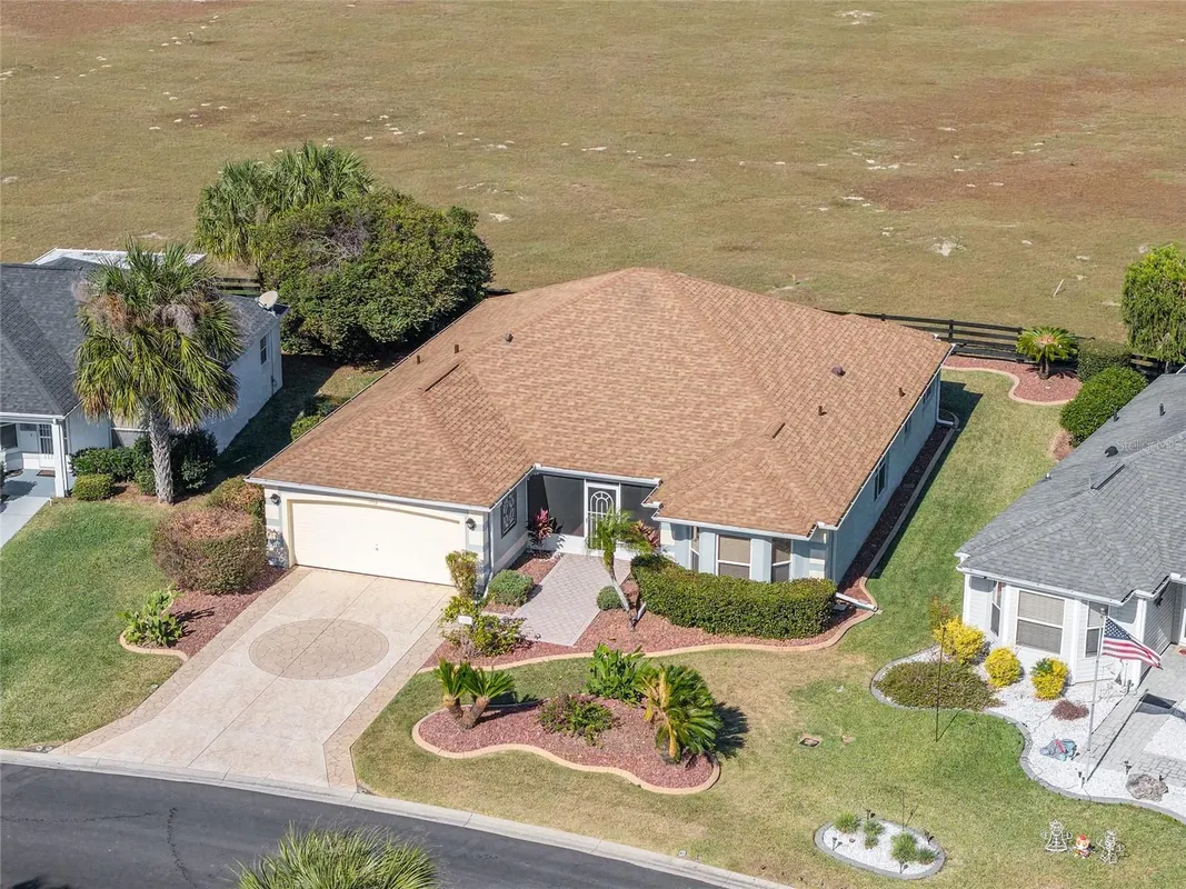 Property Slideshow image 1 of 52 | 1709 madero dr, Lady Lake, FL, 32159