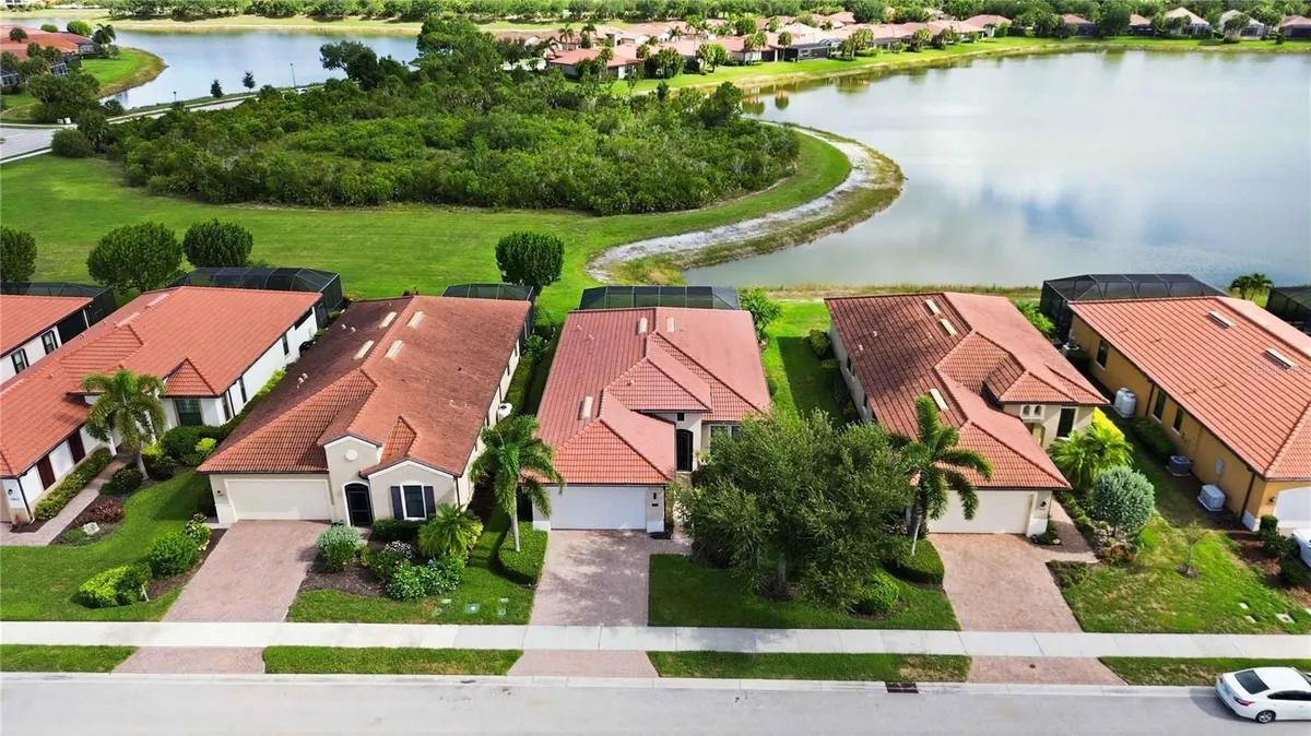Property Slideshow image 1 of 83 | 10624 corkwood ct, Venice, FL, 34293