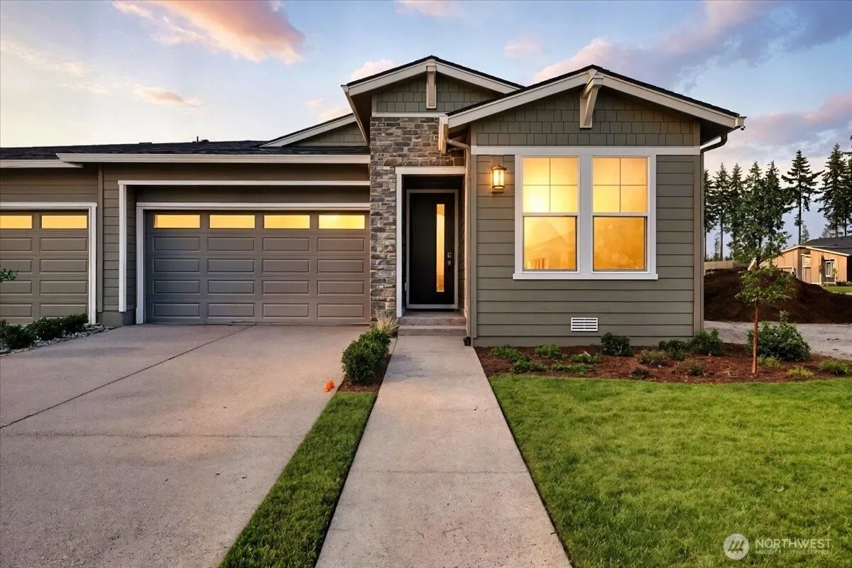 Property Slideshow image 1 of 26 | 14810 207th ave e unit e, Bonney Lake, WA, 98391