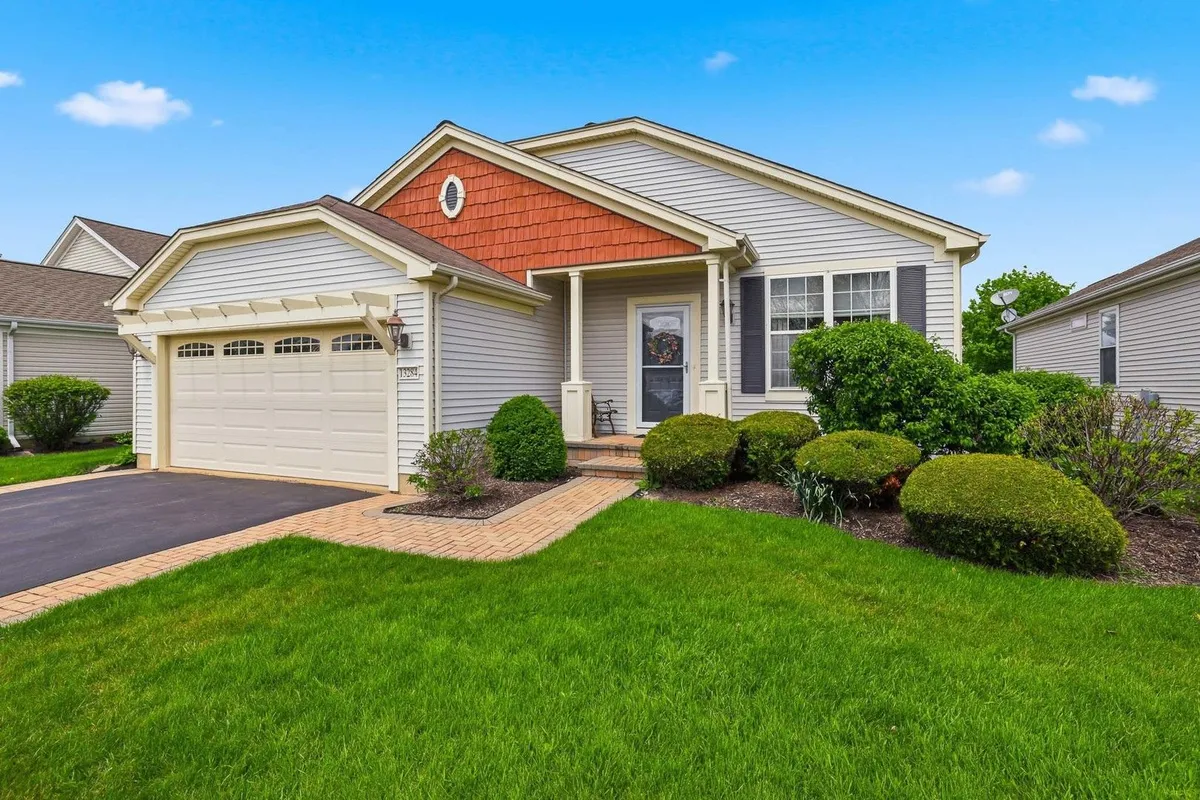 Property Slideshow image 1 of 6 | 13284 w essex ln, Huntley, IL, 60142