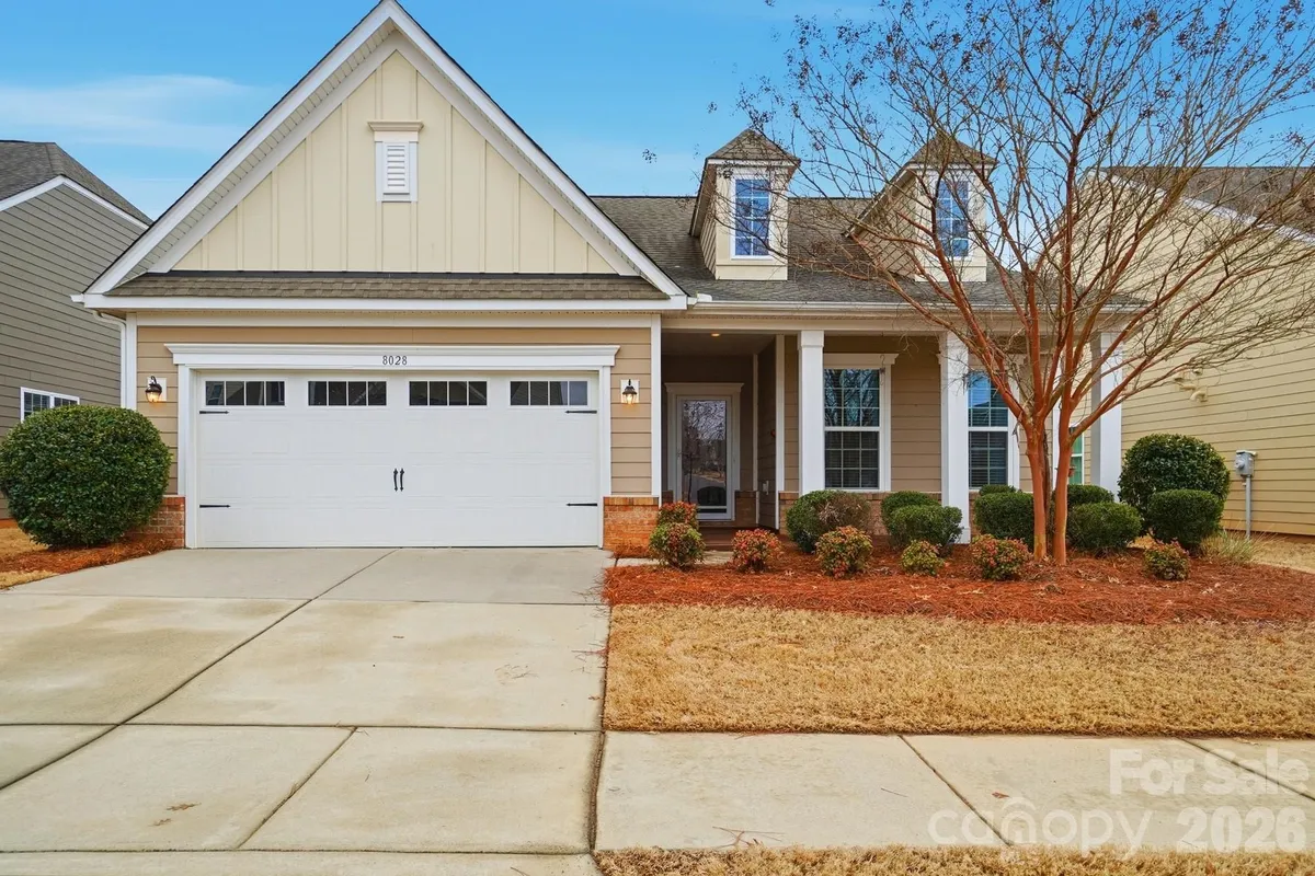 Property Slideshow image 1 of 38 | 8028 asher chase trl, Lancaster, SC, 29720