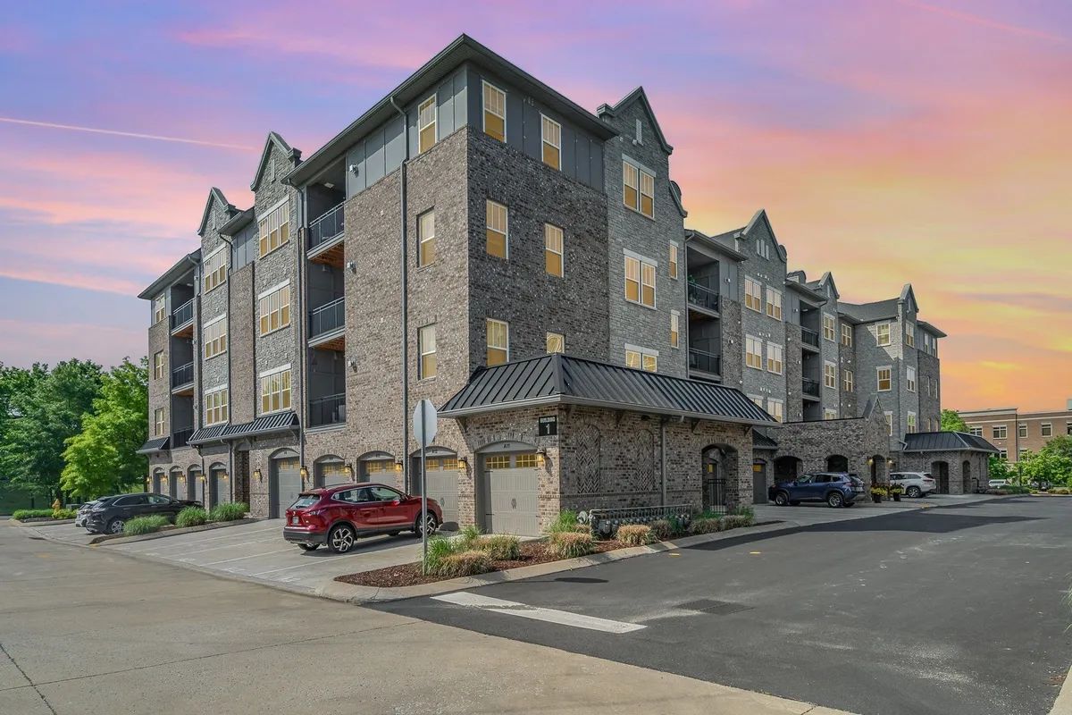Property Slideshow image 1 of 25 | 141 saundersville rd 1308, Hendersonville, TN, 37075