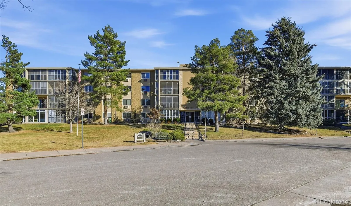 Property Slideshow image 1 of 26 | 3022 s wheeling way 309, Aurora, CO, 80014