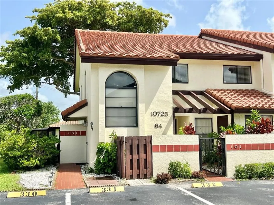 Property Slideshow image 1 of 20 | 10725 bahama palm way 201, Boynton Beach, FL, 33437
