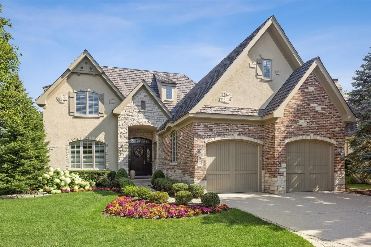 Property Slideshow image 1 of 39 | 64 forest gate cir, Oak Brook, IL, 60523