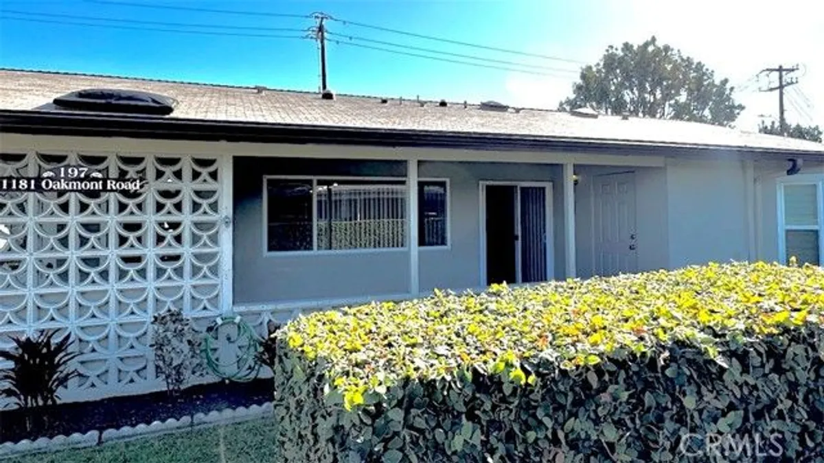Property Slideshow image 1 of 30 | 197h oakmont rd, Seal Beach, CA, 90740