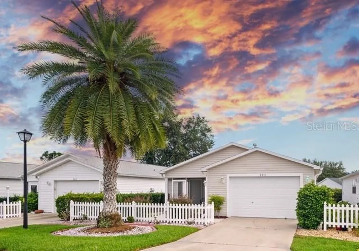 Property Slideshow image 1 of 48 | 2913 barboza dr, The Villages, FL, 32162