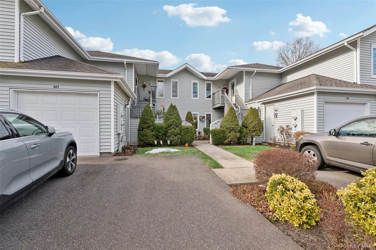 Property Slideshow image 1 of 31 | 901 fenway rd, Saint James, NY, 11780