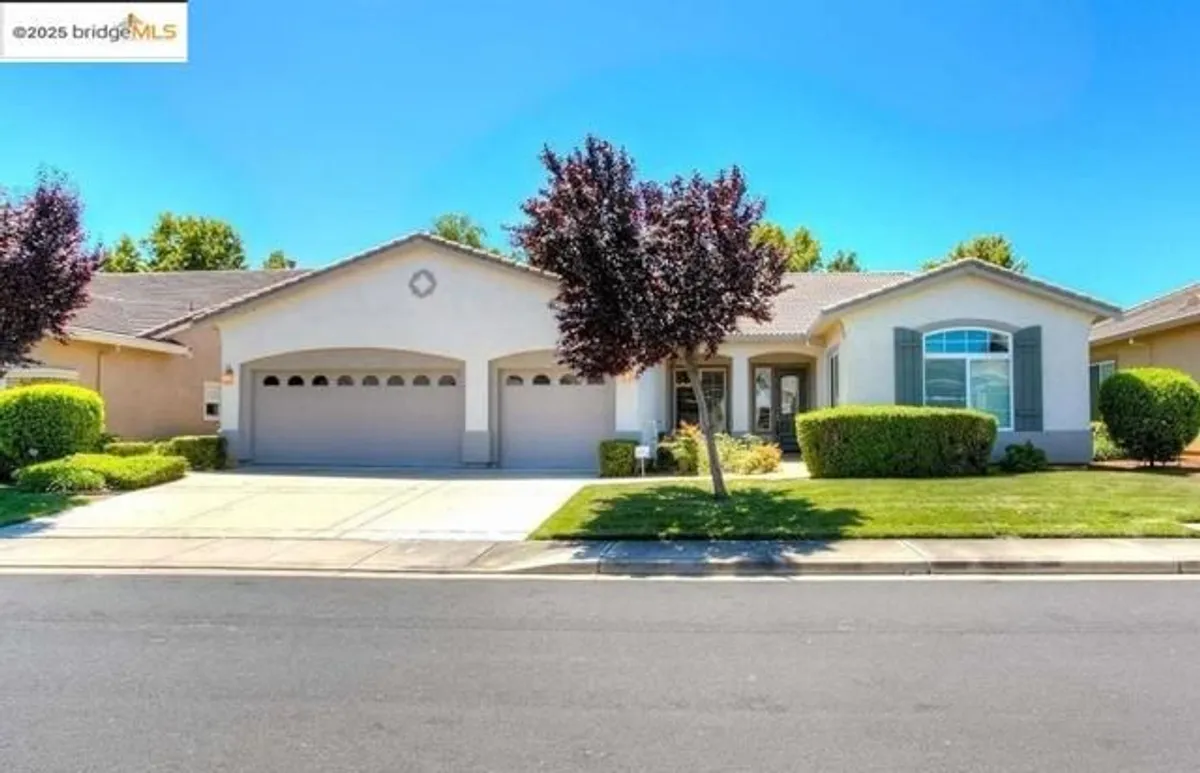 Property Slideshow image 1 of 49 | 930 suntan ln, Brentwood, CA, 94513