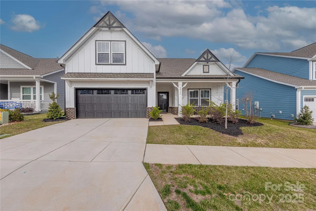 Property Slideshow image 1 of 39 | 40184 crooked stick dr, Lancaster, SC, 29720