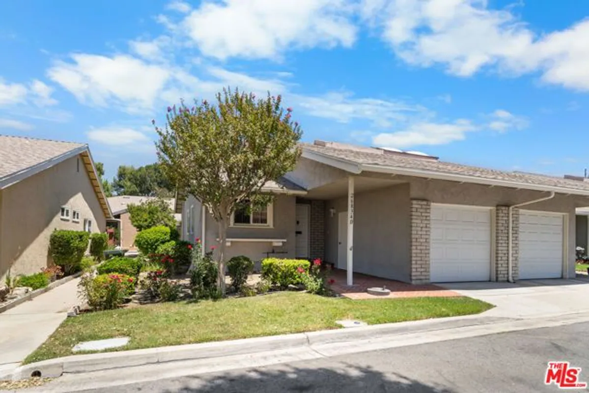 Property Slideshow image 1 of 38 | 26834 avenue of the oaks d, Newhall, CA, 91321