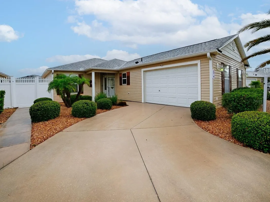 Property Slideshow image 1 of 45 | 579 cheraw pl, The Villages, FL, 32162