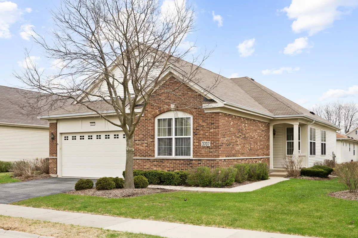 Property Slideshow image 1 of 25 | 3707 idlewild ln, Naperville, IL, 60564