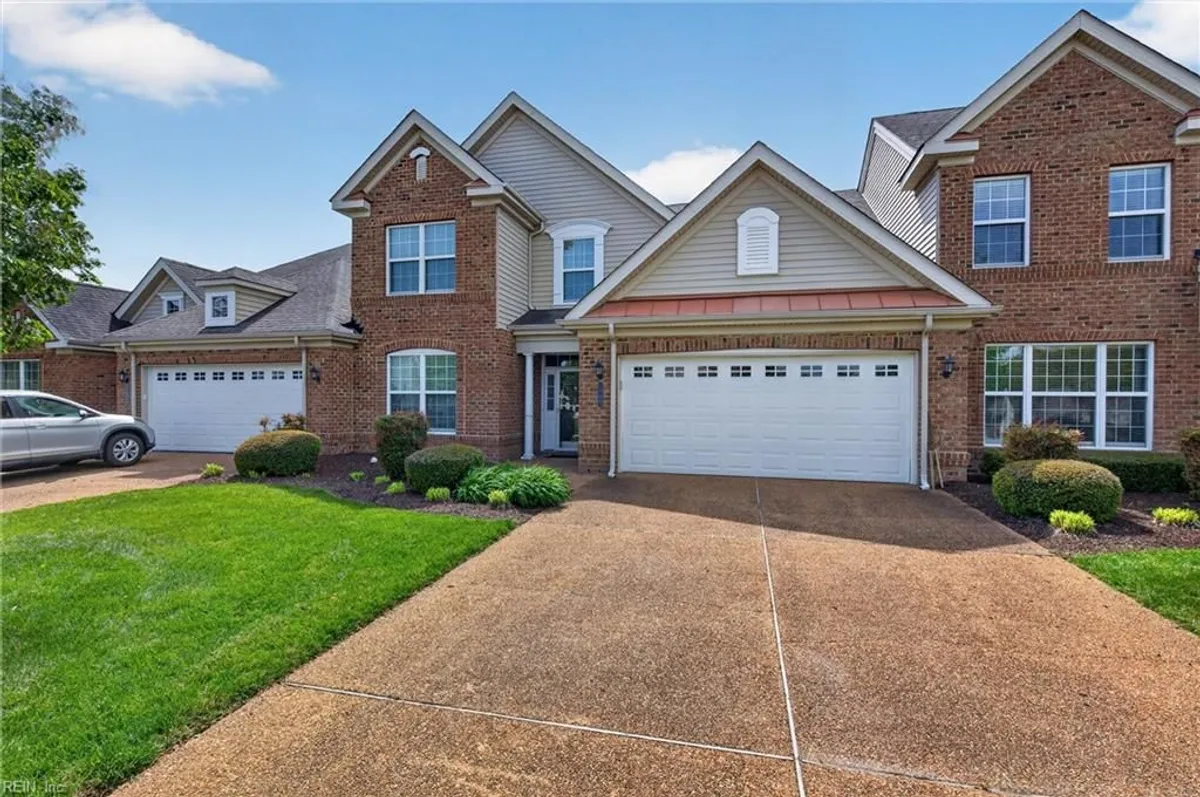 Property Slideshow image 1 of 35 | 1159 eagle pointe way, Chesapeake, VA, 23322