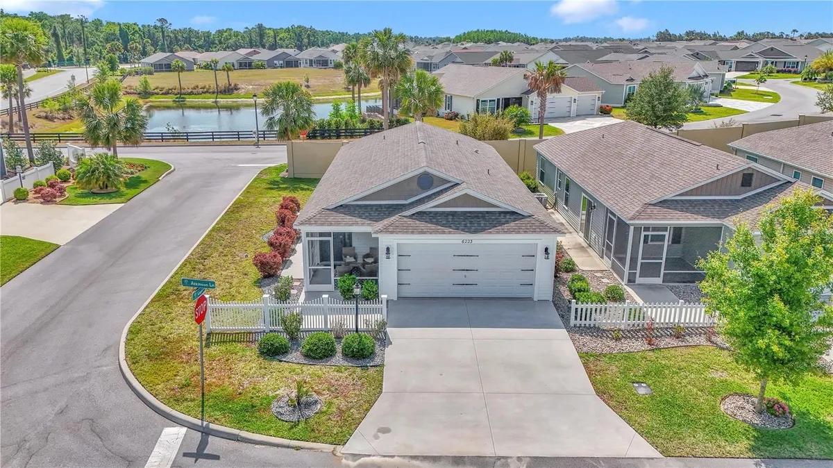 Property Slideshow image 1 of 38 | 6223 atkinson ln, The Villages, FL, 32163