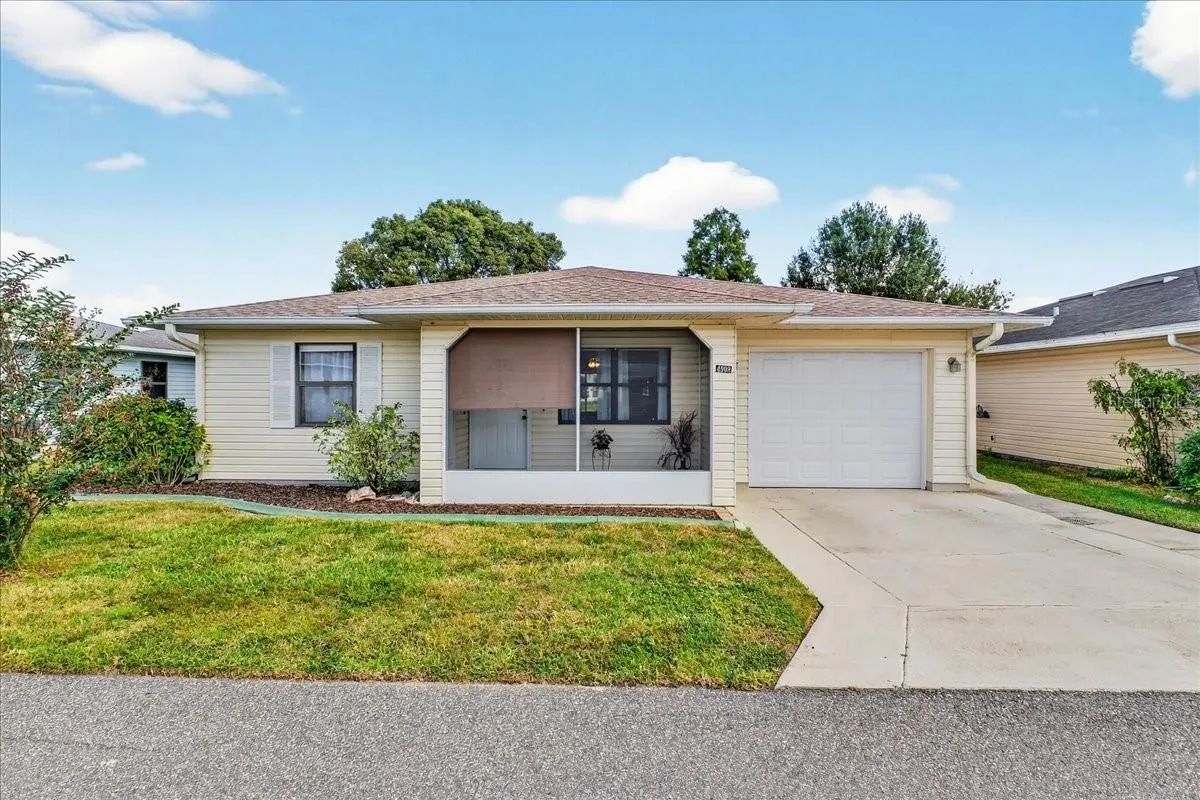 Property Slideshow image 1 of 44 | 4908 dawnview ln, Lakeland, FL, 33811