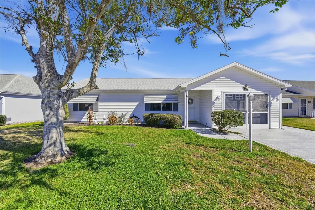 Property Slideshow image 1 of 32 | 529 valencia pl, The Villages, FL, 32159