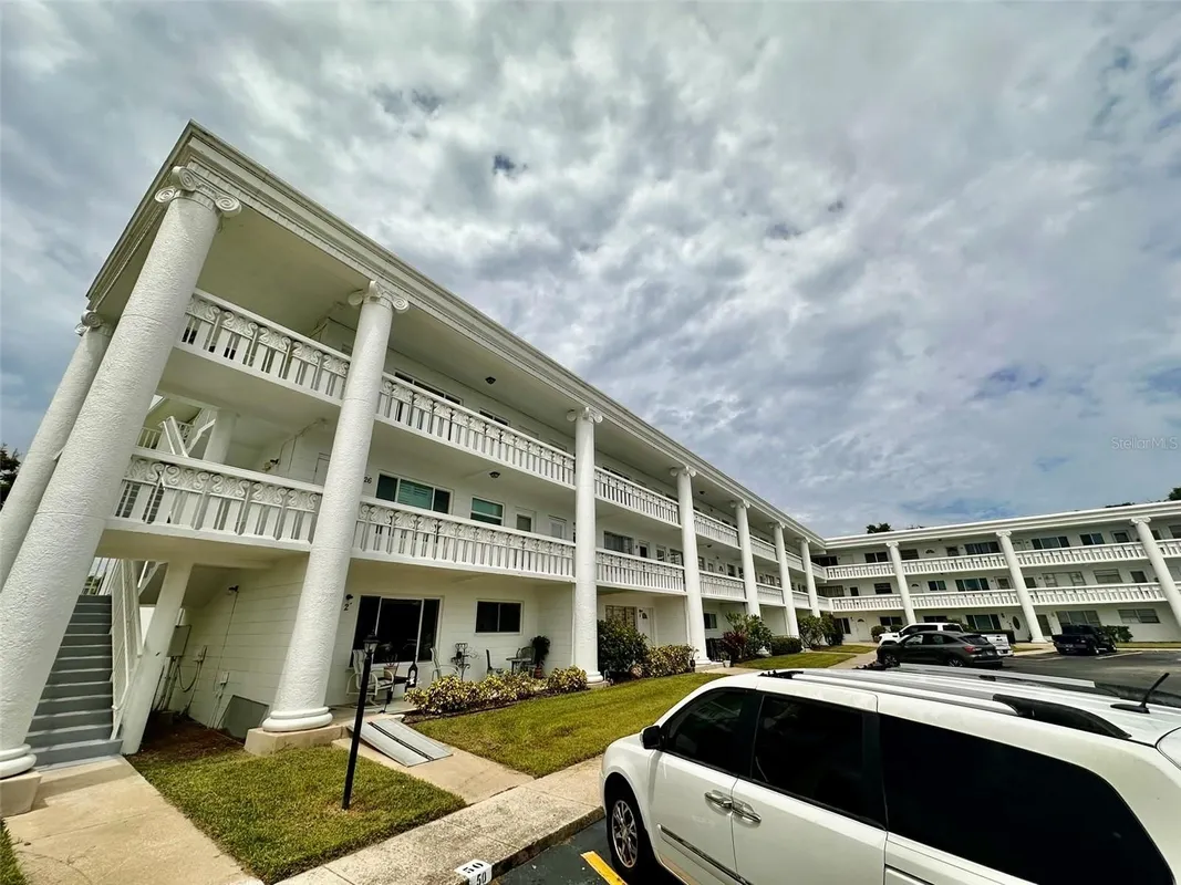 Property Slideshow image 1 of 43 | 2454 australia way 12, Clearwater, FL, 33763