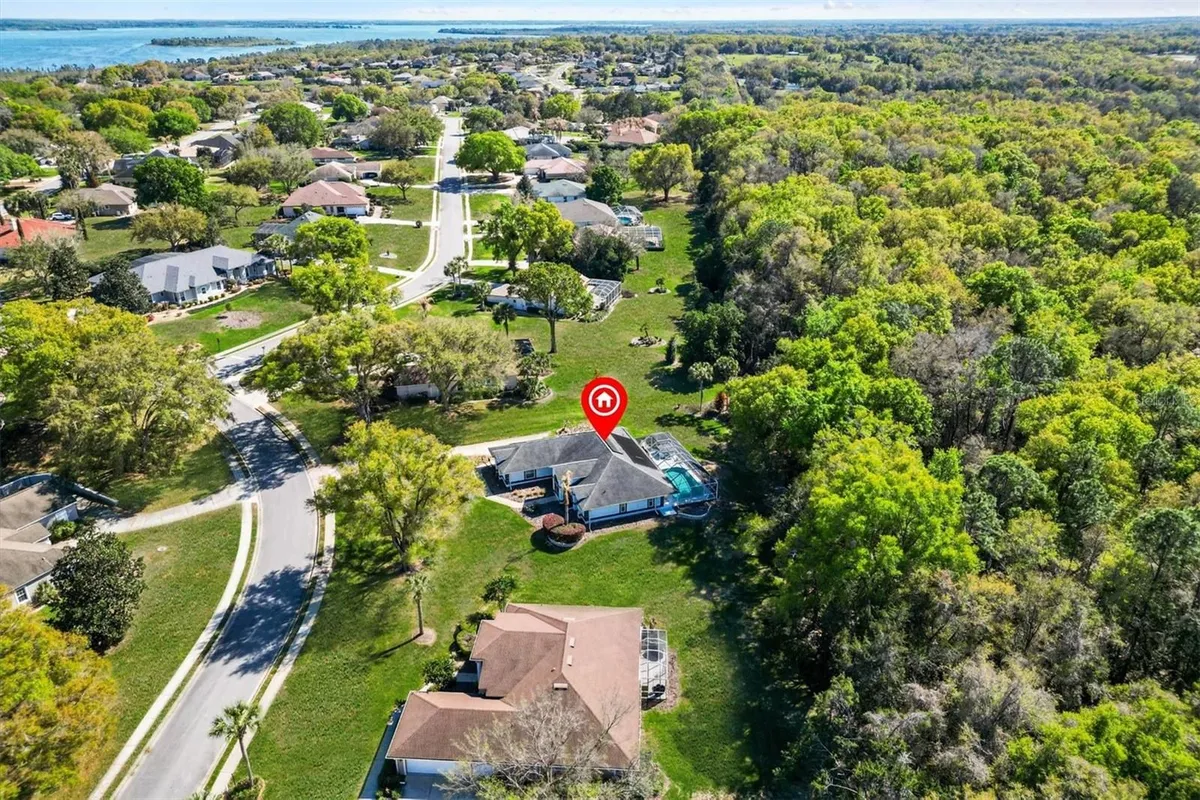 Property Slideshow image 1 of 52 | 5312 greens dr, Lady Lake, FL, 32159