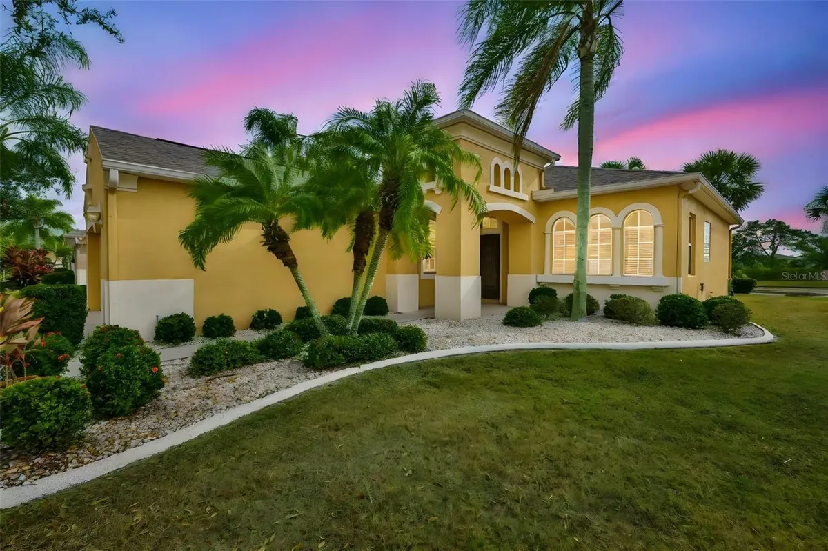 Property Slideshow image 1 of 40 | 840 king leon way, Sun City Center, FL, 33573