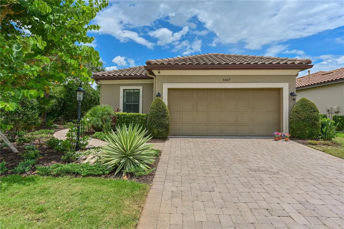 Property Slideshow image 1 of 46 | 5007 serata dr, Bradenton, FL, 34211