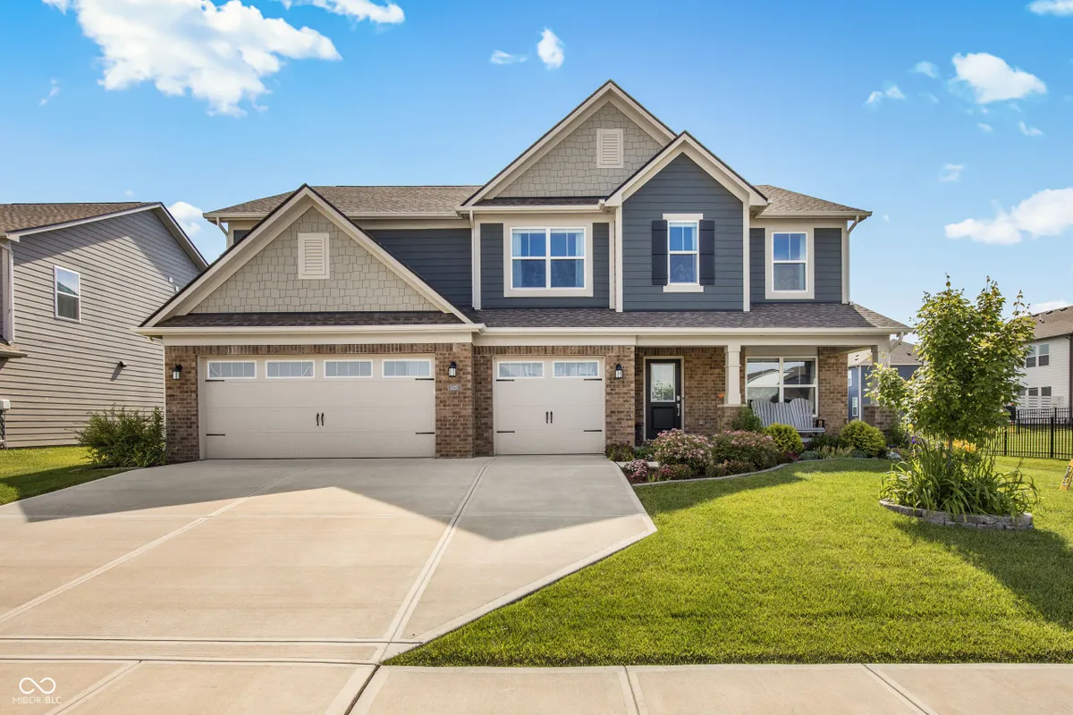 Property Slideshow image 1 of 48 | 4225 blackford rd, Bargersville, IN, 46106