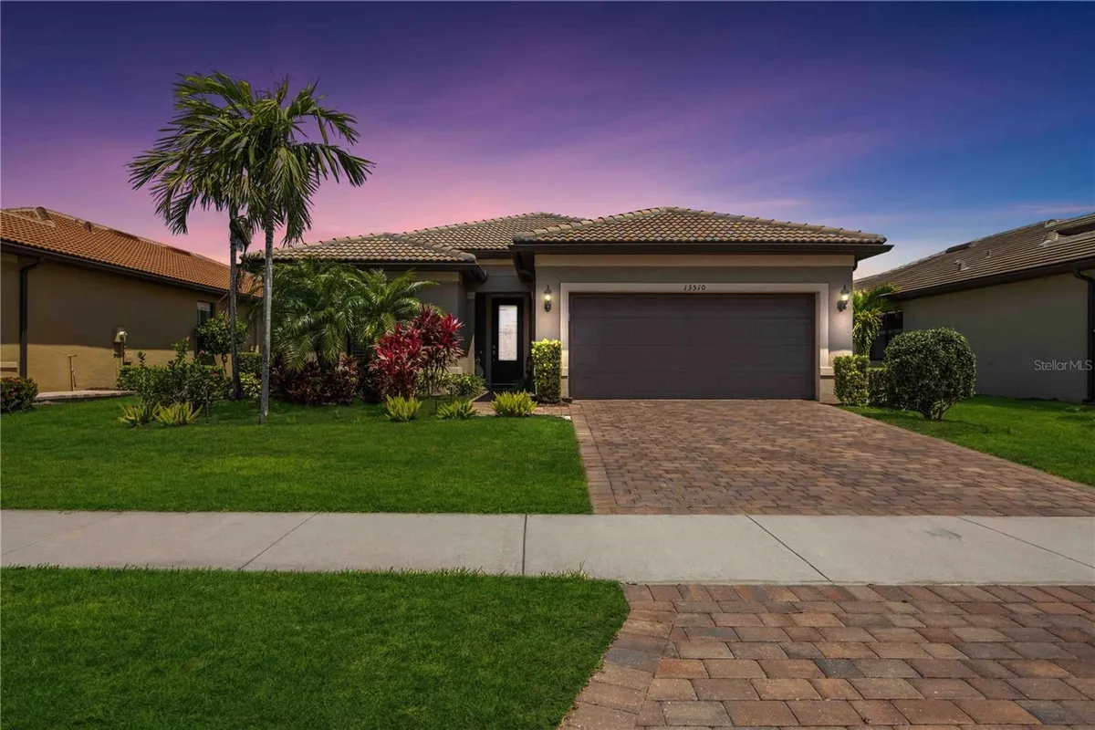 Property Slideshow image 1 of 59 | 13510 esposito st, Venice, FL, 34293