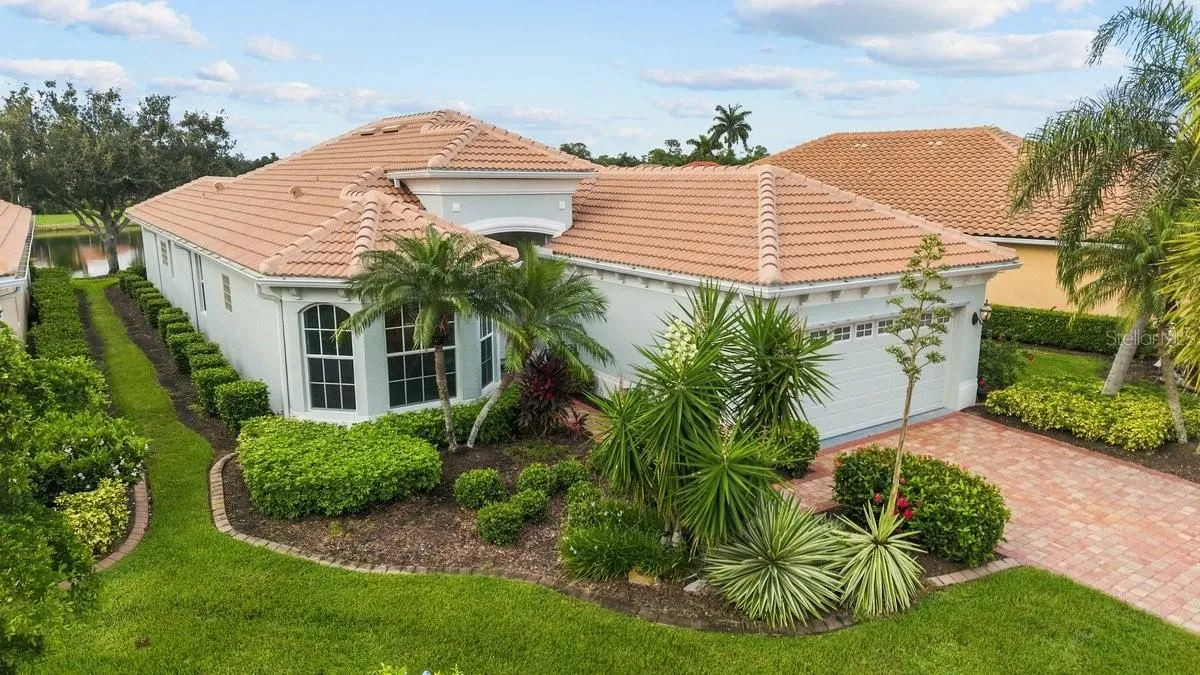 Property Slideshow image 1 of 44 | 3927 whispering oaks dr, North Port, FL, 34287