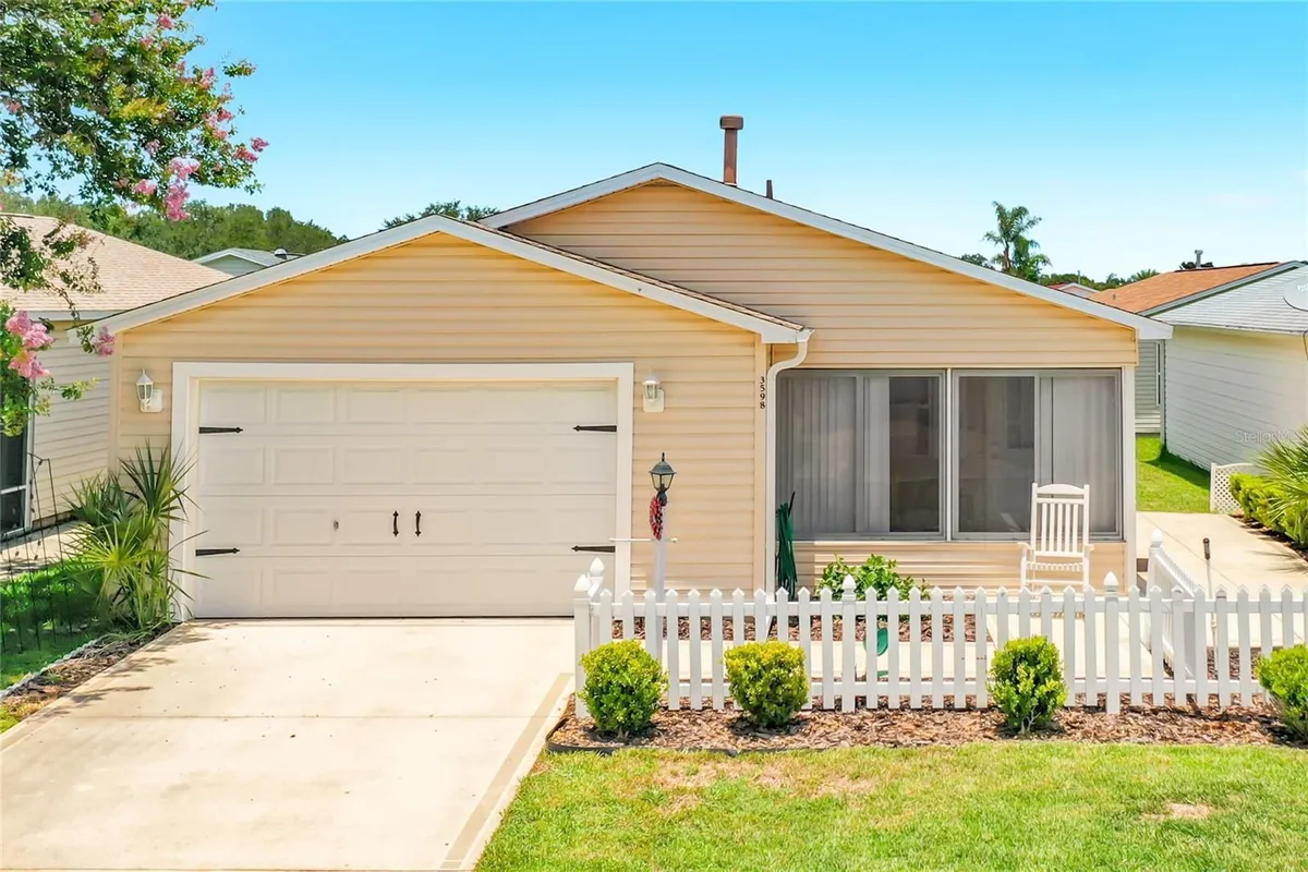 Property Slideshow image 1 of 50 | 3598 cambria cir, The Villages, FL, 32162