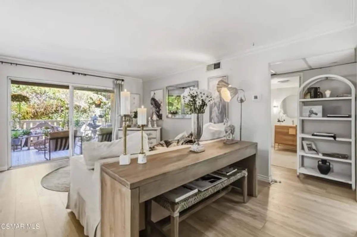 Property Slideshow image 1 of 40 | 255 sequoia ct 14, Thousand Oaks, CA, 91360