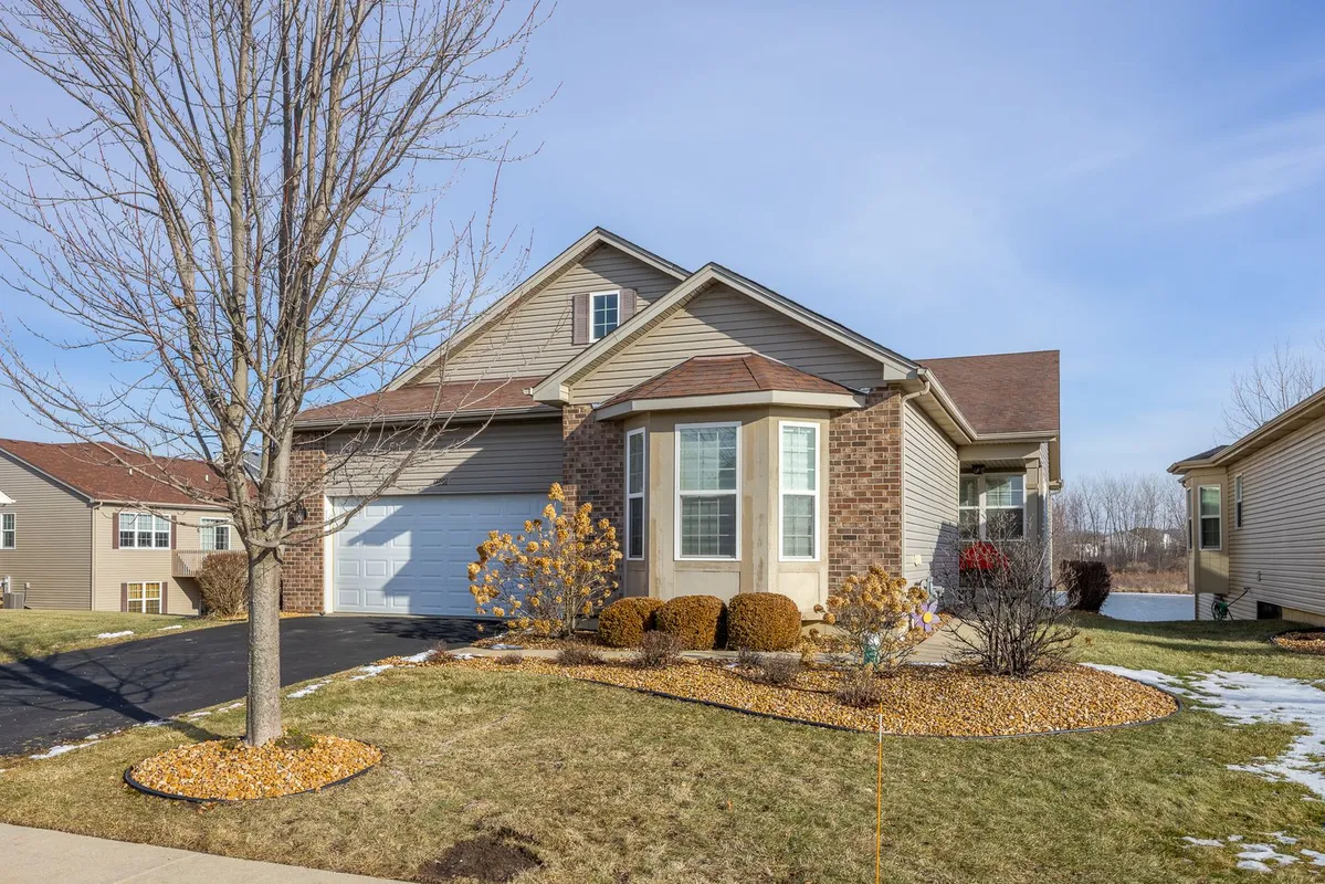Property Slideshow image 1 of 41 | 16901 ennerdale ave, Lockport, IL, 60441