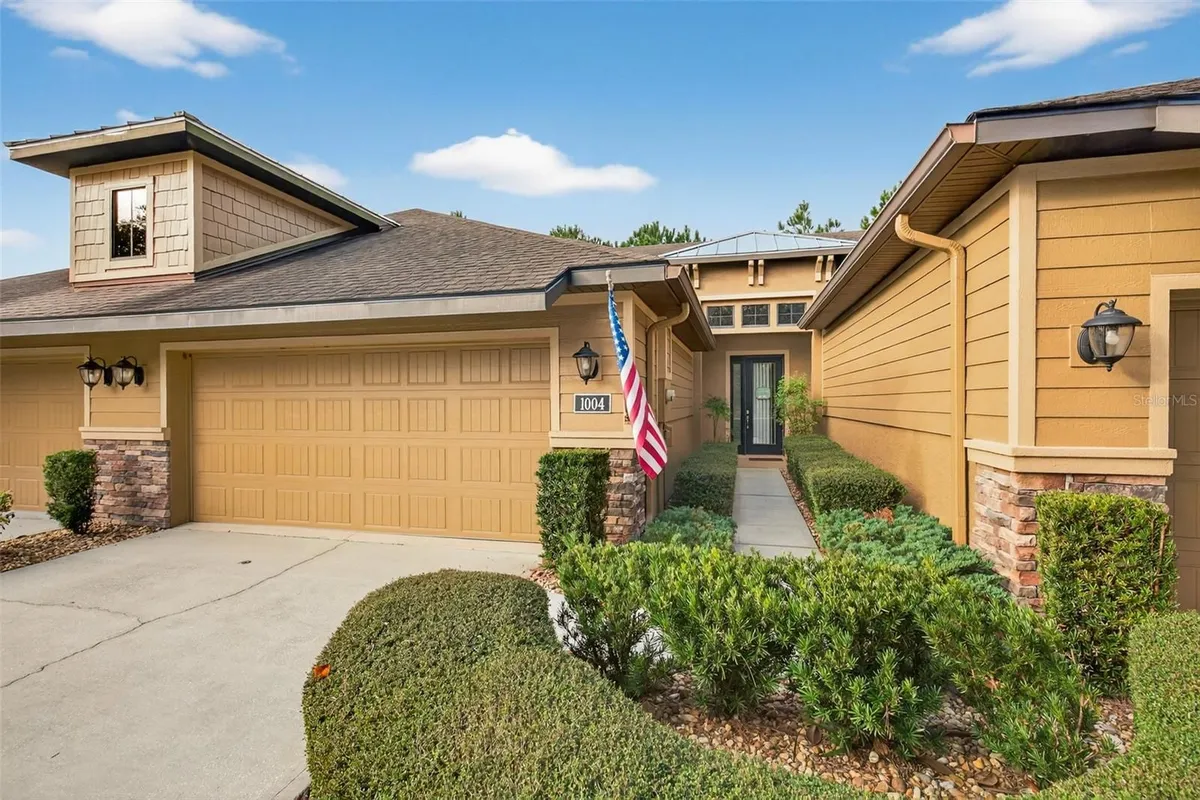 Property Slideshow image 1 of 77 | 1004 kilkenny ln, Ormond Beach, FL, 32174