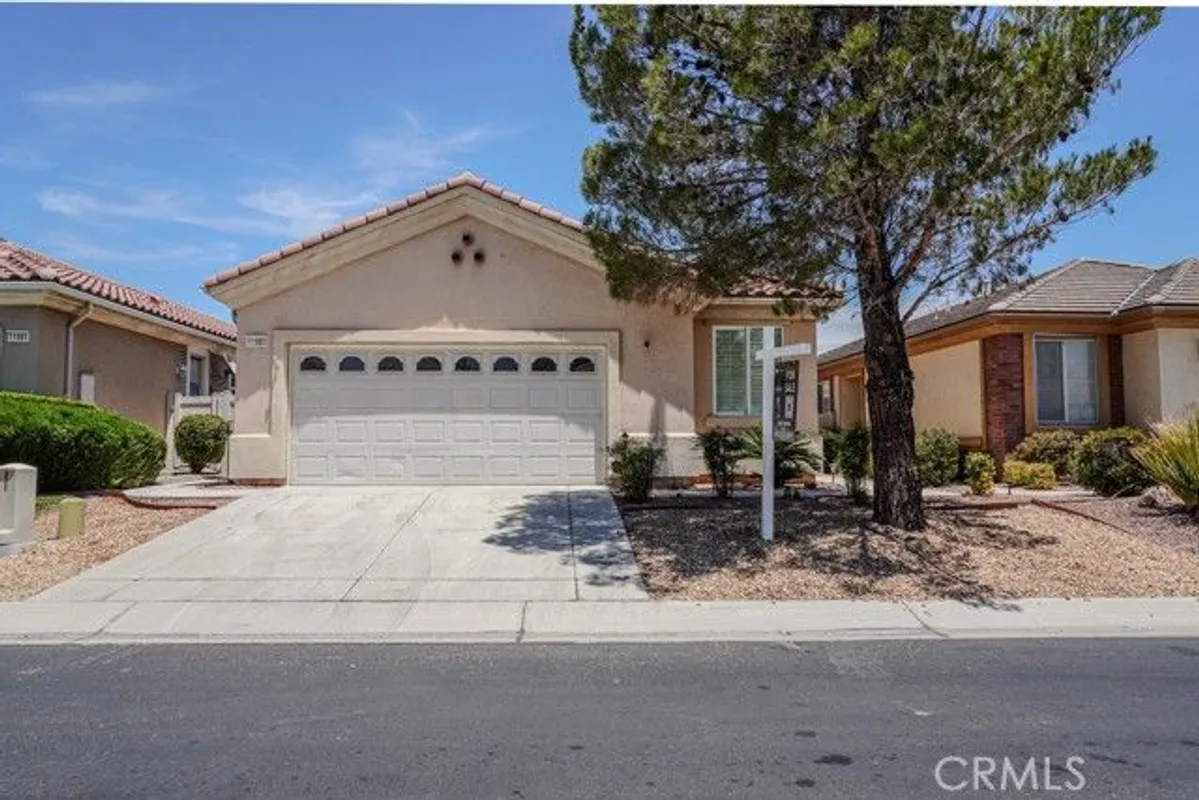 Property Slideshow image 1 of 40 | 11083 port royale ct, Apple Valley, CA, 92308