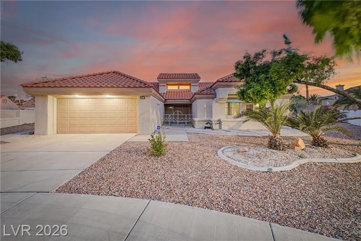 Property Slideshow image 1 of 42 | 2813 brianwood ct, Las Vegas, NV, 89134