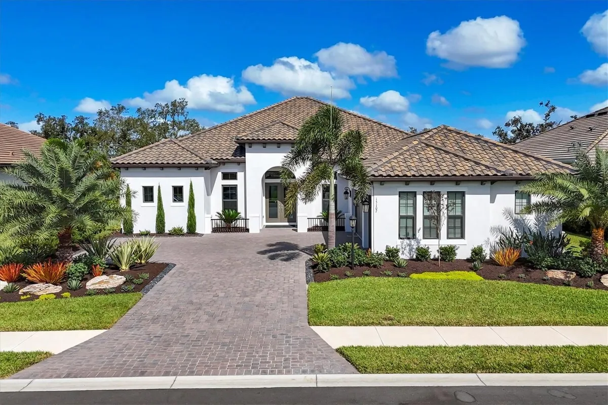 Property Slideshow image 1 of 66 | 15107 derna ter, Lakewood Ranch, FL, 34211