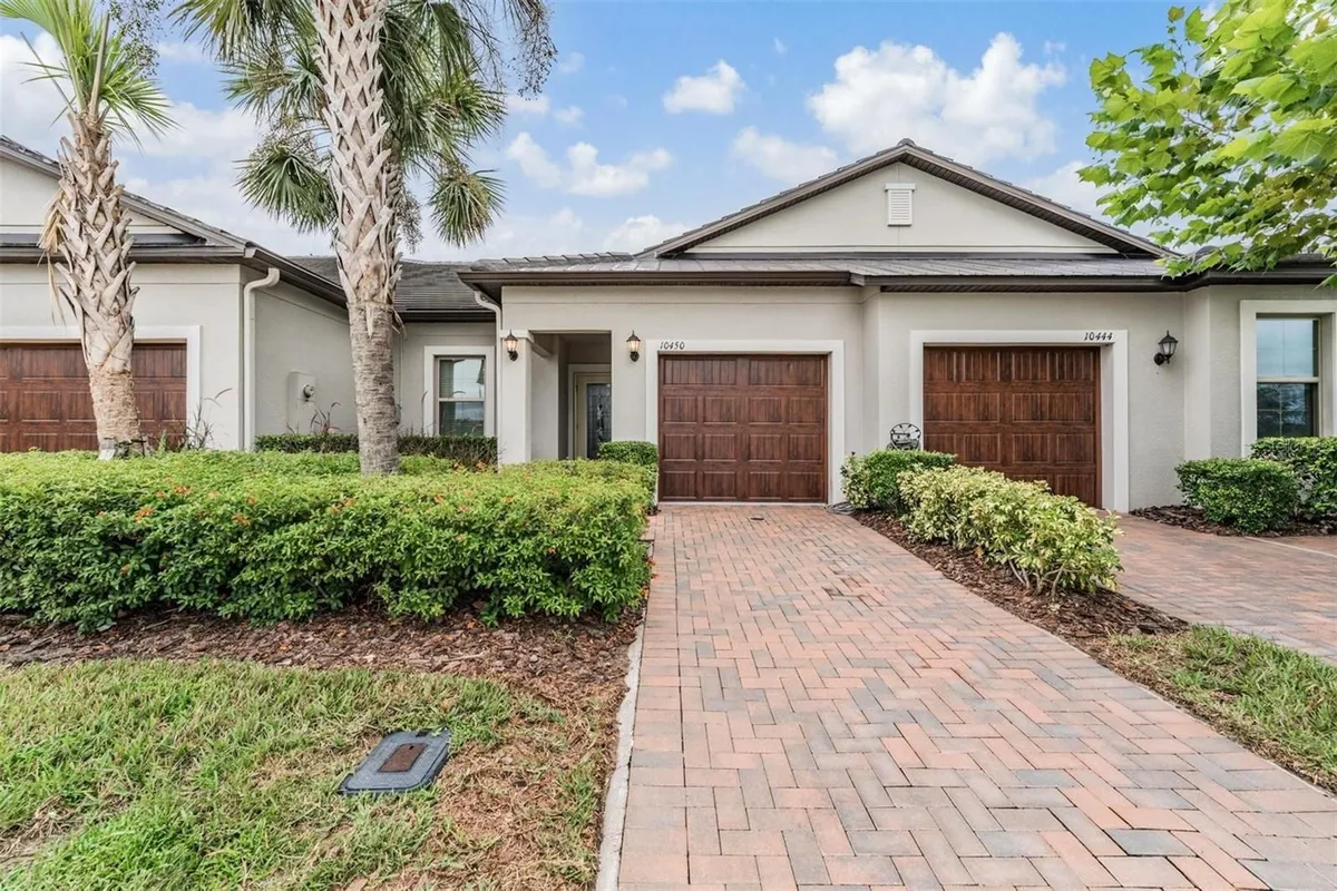 Property Slideshow image 1 of 90 | 10450 weldon cork way, San Antonio, FL, 33576