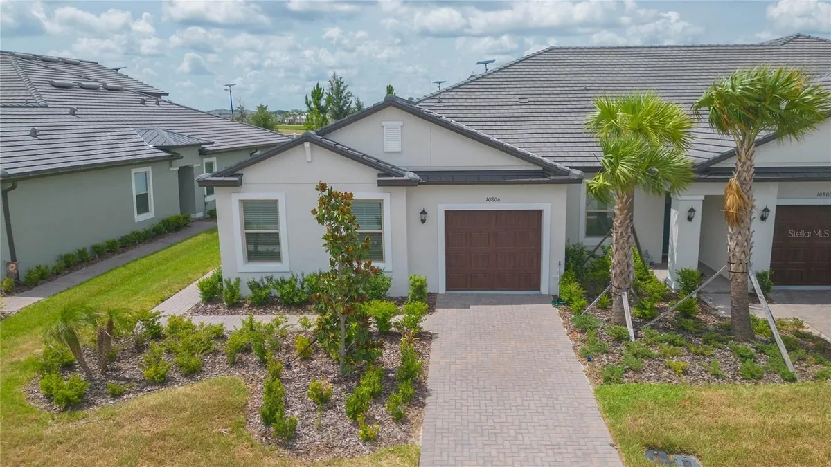 Property Slideshow image 1 of 75 | 10806 gable dig loop, San Antonio, FL, 33576