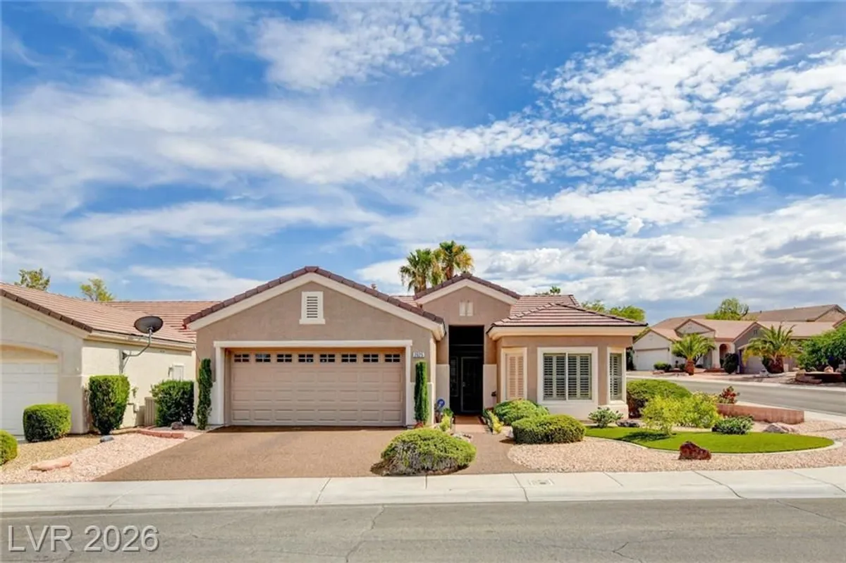 Property Slideshow image 1 of 53 | 2025 poppywood ave, Henderson, NV, 89012