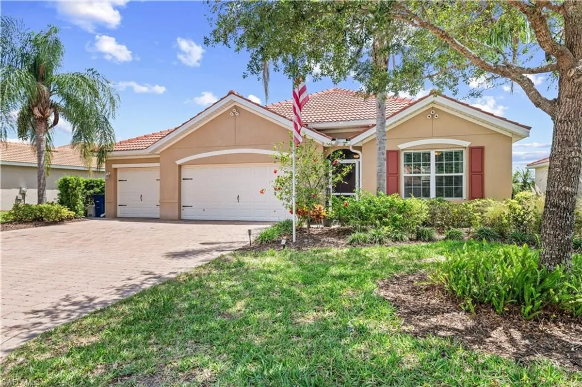Property Slideshow image 1 of 38 | 3118 apple blossom dr, Alva, FL, 33920