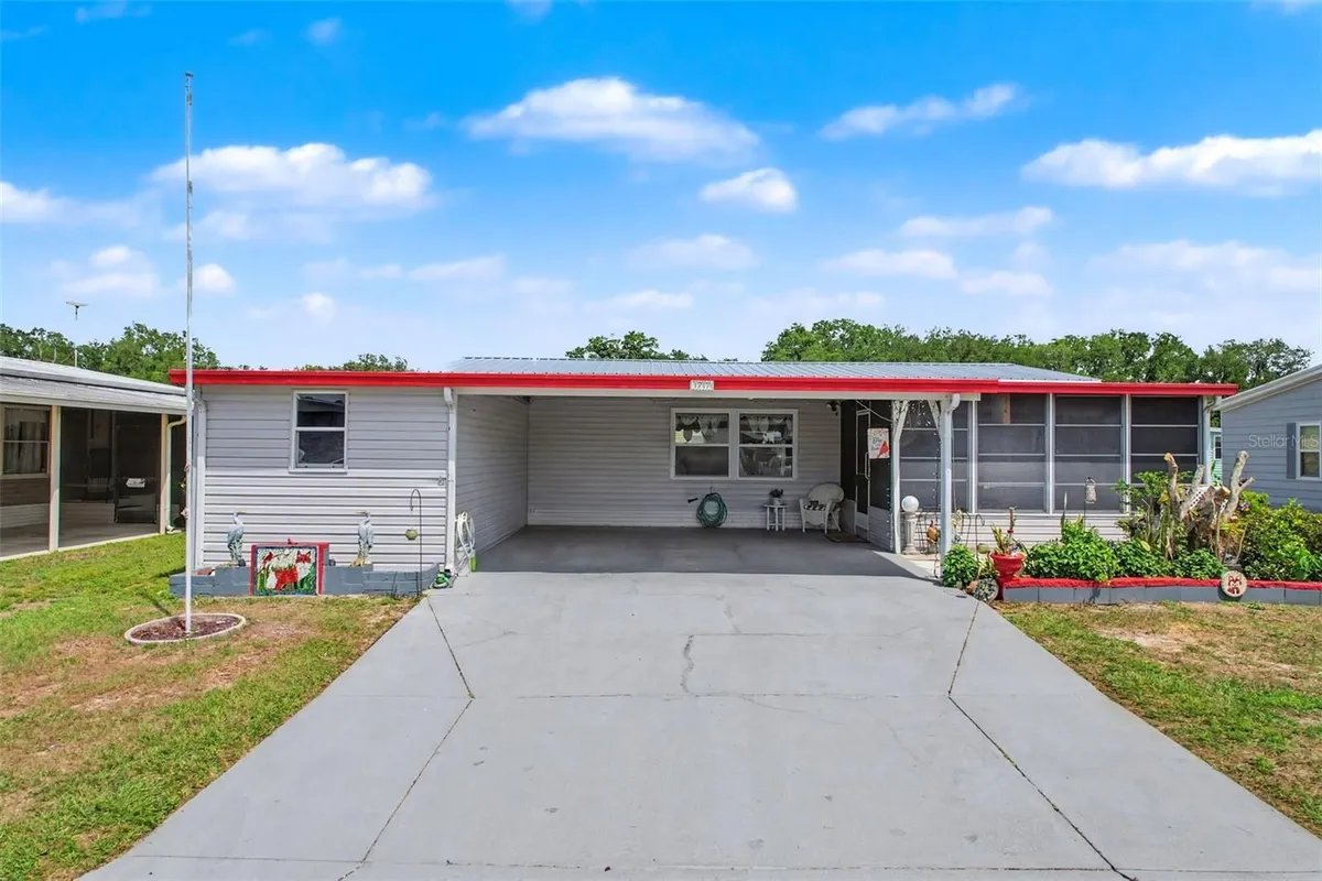 Property Slideshow image 1 of 48 | 1717 fox hill dr, Lakeland, FL, 33810