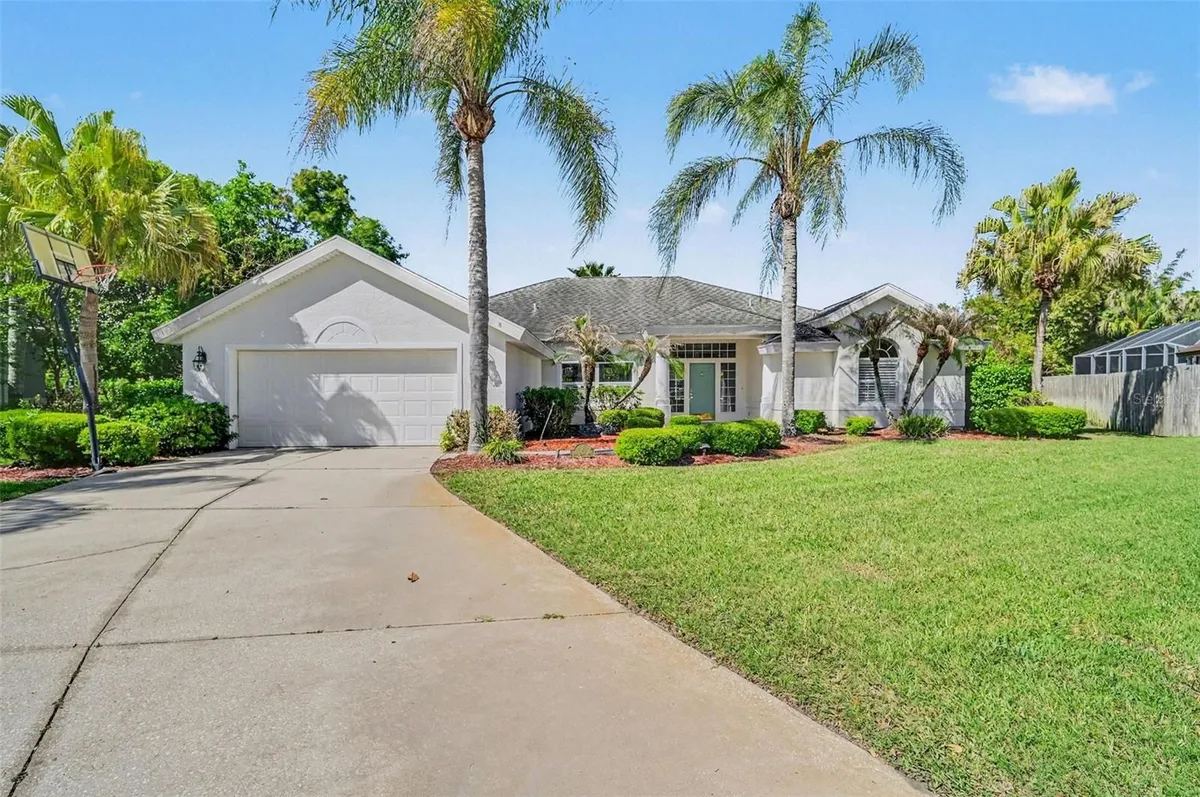 Property Slideshow image 1 of 39 | 8 fox cliff way, Ormond Beach, FL, 32174